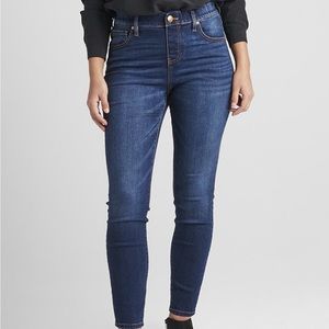 JAG Jeans
Valentina High Rise Skinny Pull-On Jeans. Orig $74
